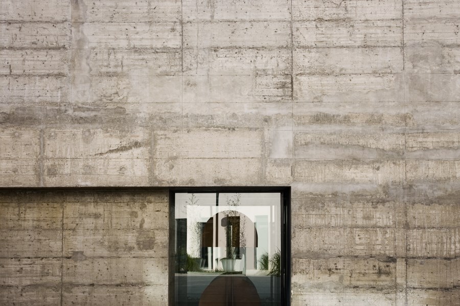 Caroljobe - Arquitectura creativa Barcelona edificio Poblenou ventana